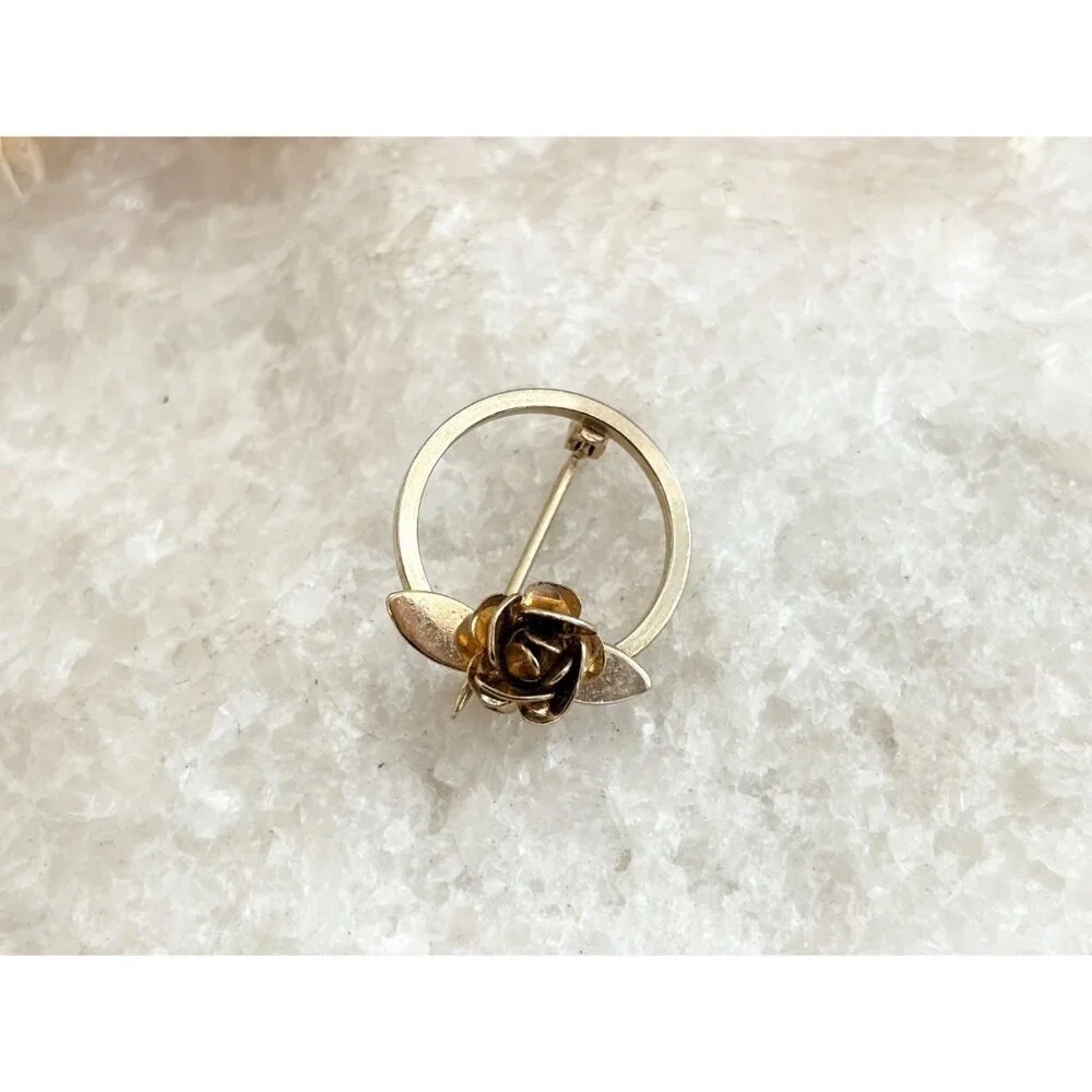 Tiny Gold Toned Rose Shaped Round Vintage Cute Jewelry Brooch | Lapel Pin